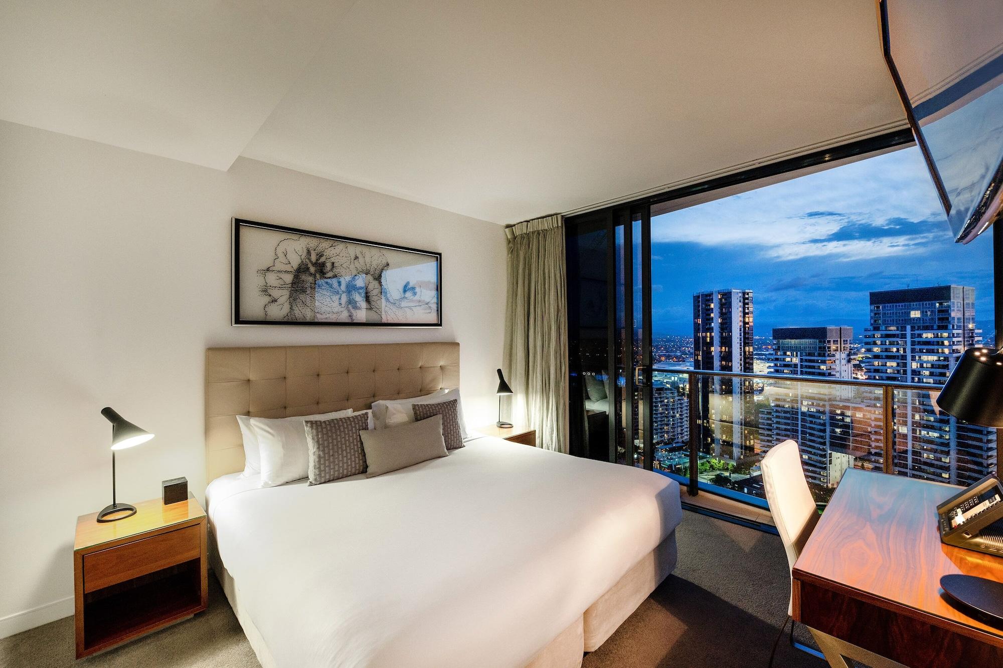 Peppers Broadbeach Gold Coast Eksteriør billede A bedroom at the Emporium Hotel South Bank