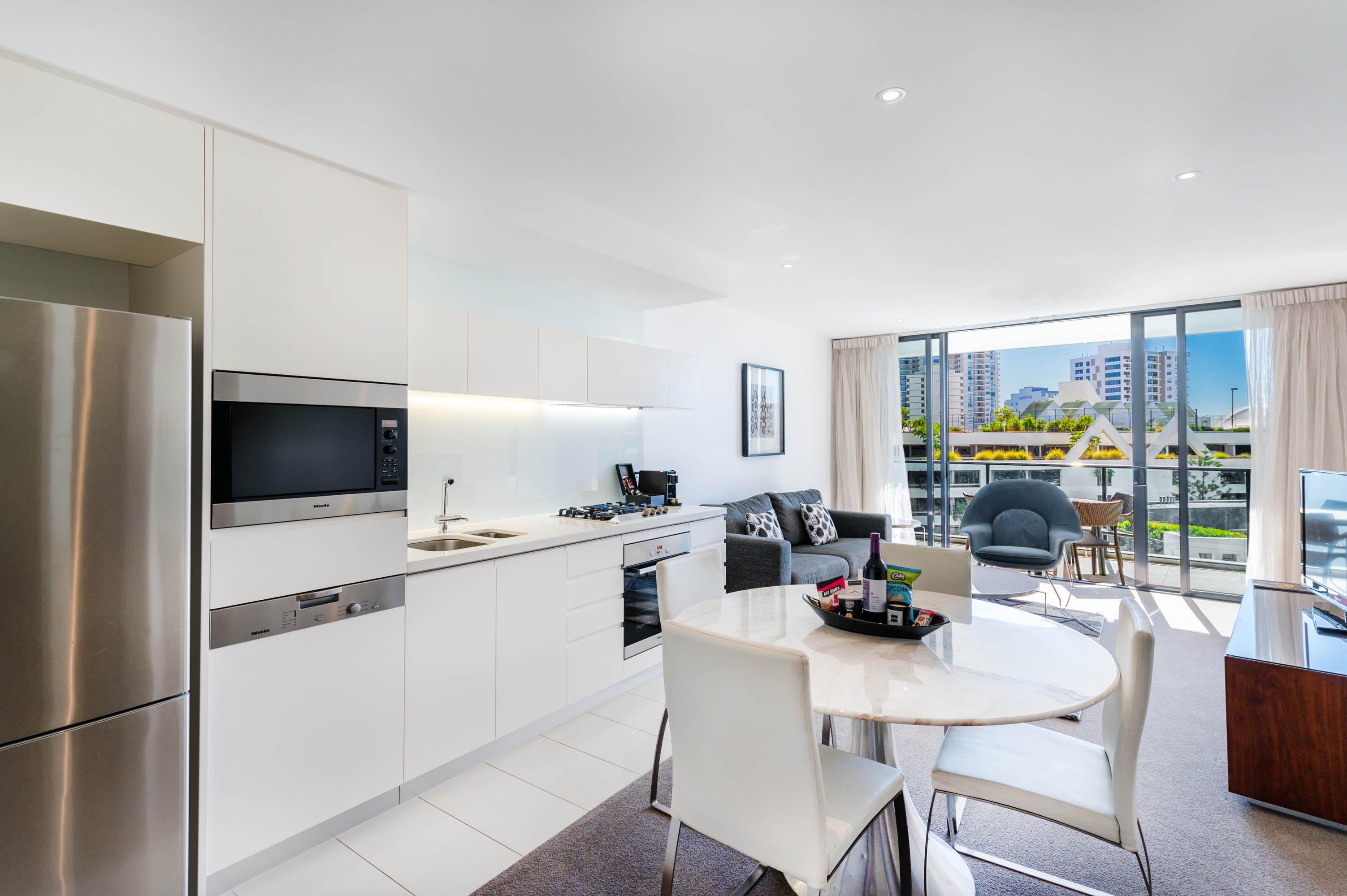 Peppers Broadbeach Gold Coast Eksteriør billede A typical apartment interior