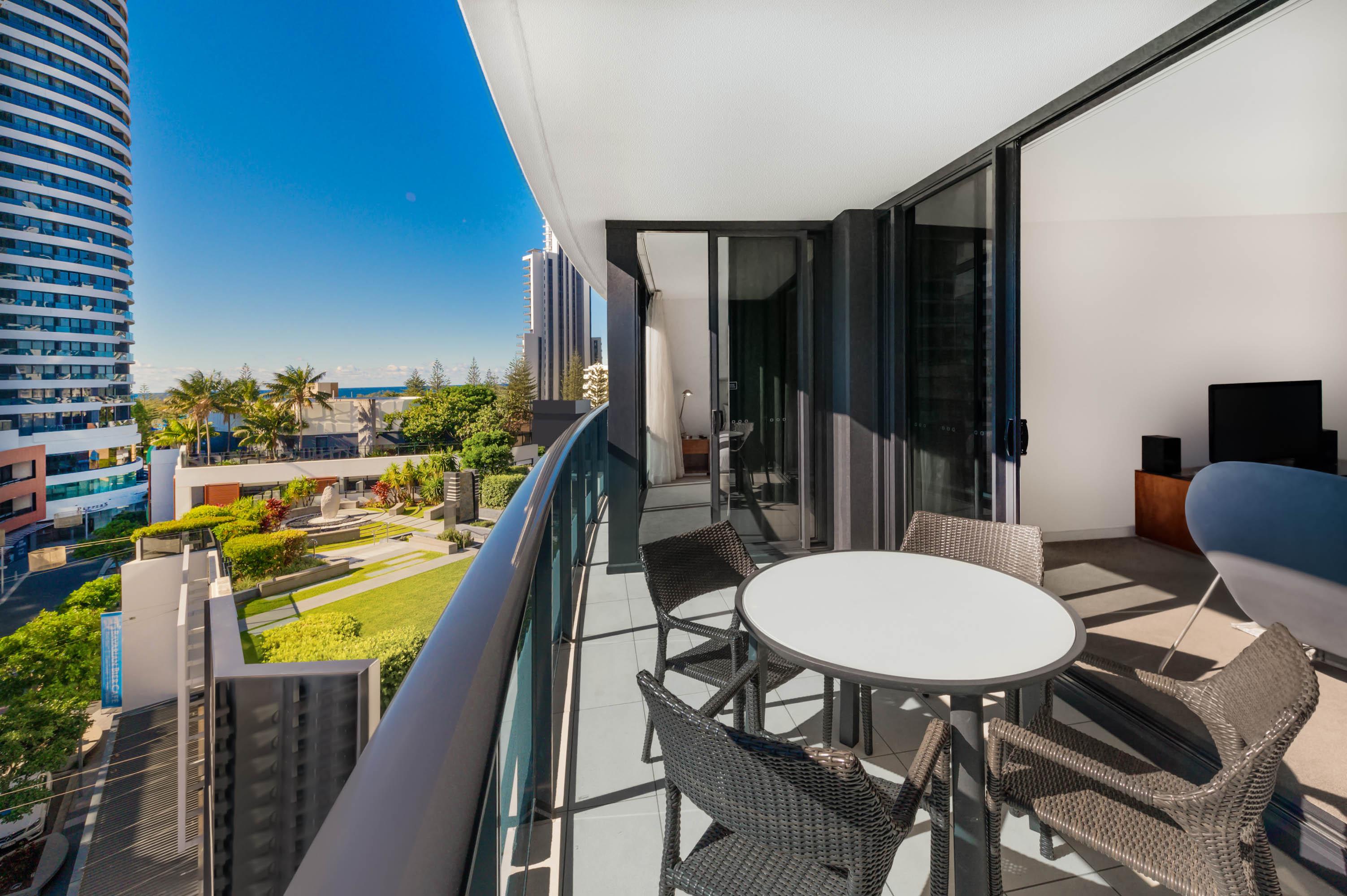 Peppers Broadbeach Gold Coast Eksteriør billede The apartment balcony