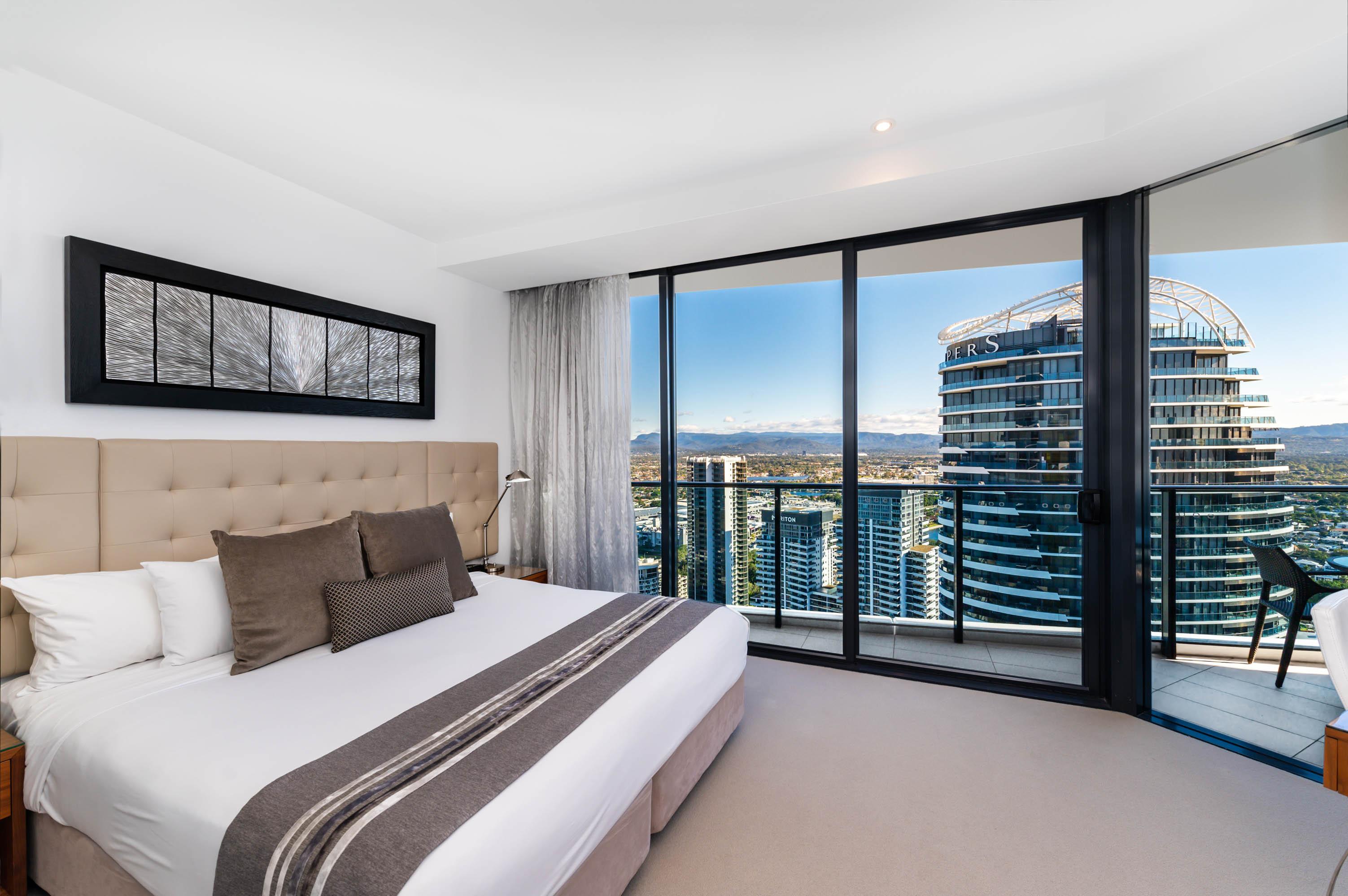 Peppers Broadbeach Gold Coast Eksteriør billede A bedroom in a typical apartment