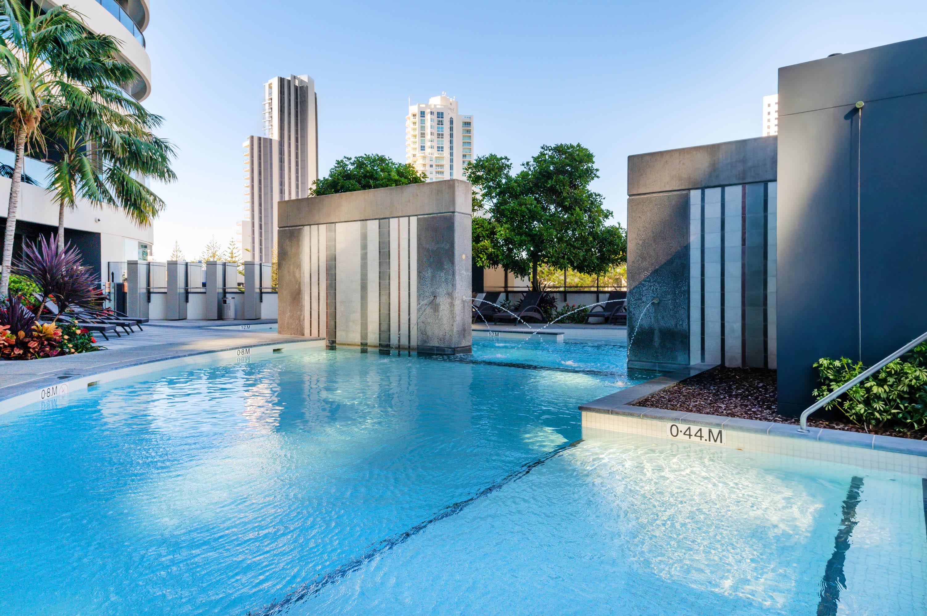 Peppers Broadbeach Gold Coast Eksteriør billede The pool at the complex