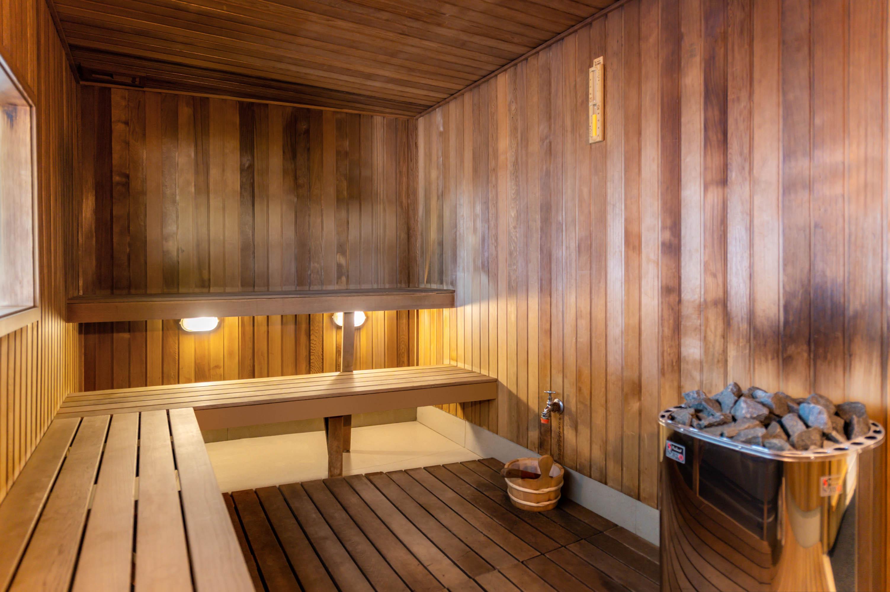 Peppers Broadbeach Gold Coast Eksteriør billede A Finnish sauna